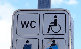 Das Angebot an öffentlichen Toiletten zu Libori soll für Menschen mit Behinderung verbessert werden. - Symbolfoto: Lena Henning