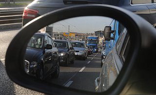 Ein schwerbehinderter Autofahrer aus Bad Oeynhausen hat einen Sattelzug - wie auf unserem Symbolfoto - im Autobahnkreuz so stark ausgebremst, dass es zum Unfall kam. Die Sache landete vor Gericht. - Franziska Kraufmann