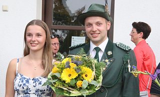 Das Jungschützenkönigspaar Jonas Menne-Nolten (22) und Matilda Schmidt (17) steht in diesem Jahr im Mittelpunkt. - Burkhard Battran
