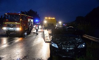 Das Fahrzeug des 59-Jährigen musste von der A2 abgeschleppt werden. - Symbolfoto: Andreas Eickhoff