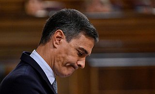 Nach einer schweren Schlappe für seine sozialdemokratische Partei bei Regional- und Kommunalwahlen hat Spaniens Regierungschef Pedro Sánchez überraschend vorgezogene nationale Parlamentswahlen angekündigt. - AFP or licensors
