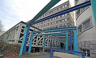 Derzeit muss sich ein 26 Jahre alter Mann aus Bielefeld verantworten. - NW