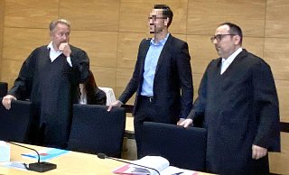 An den ersten drei Verhandlungstagen wurde Henry B. (mitte) unter anderem noch von Carsten Ernst und Senol Önder (r.) verteidigt. - Jürgen Mahncke