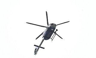 Der Polizeihubschrauber versuchte mit einer Wärmebildkamera eine verschwundene Person zu finden. - dpa/Symbolbild
