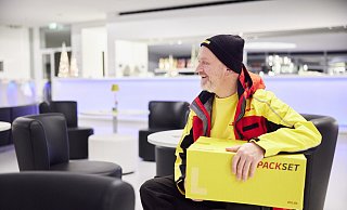 Björn Jung spielt einen Paketboden, den es Heiligabend in die Skylobby verschlägt. Doch ob er am Samstag auch wirklich auftreten kann, ist aktuell ungewiss. - Kai Uwe Oesterhelweg