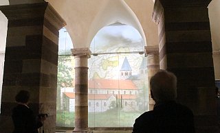 Eingang Portal der Klosterkirche lassen sich in zehn Minuten 1.200 Jahre Klostergeschichte auf 40 Quadratmetern Projektionsfläche erleben. - Burkhard Battran Eingang Portal der Klosterkirche lassen sich in zehn Minuten 1.200 Jahre Klostergeschichte auf 40 Quadratmetern Projektionsfläche erleben. - Burkhard Battran