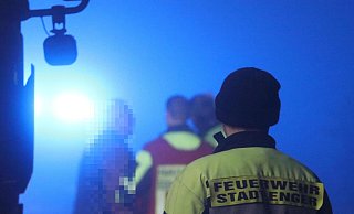 Ein Ersthelfer hat bei dem schweren Unfall vom Wochenende die Einsatzkräfte gerufen. Er musste sich allein um den schwer verletzen 22-Jährigen kümmern. - Claus Frickemeier