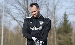 Niedergeschlagen: Robin Rentz vom TuS Bruchmühlen nach dem Abpfiff. - Joel Beinke