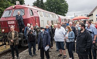 Das Interesse der Fahrgäste am Bahnaktionstag war groß. In Lintorf war seinerzeit Endstation: Die Sanierungsarbeiten bis Pr. Oldendorf waren im August 2021 noch nicht abgeschlossen. - Cornelia Müller