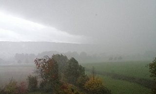 50 bis 70 Liter pro Quadratmeter prasselten vom Himmel. Foto: Ingrun Waschneck - Ingrun Waschneck