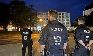 Wie schon Anfang Juli kontrollierten die Beamten an "neuralgischen Orte" in der Bielefelder City, darunter den Bereich um die sogenannte "Tüte" am Hauptbahnhof. - Paul Brinkmann (Symbolbild)