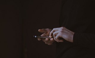 Ein Trojaner getarnt in einer Paket-SMS macht derzeit auch im Norden von OWL die Runde. - Symbolbild: Pixabay