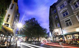 Die Poser-Szene soll mit ihren PS-starken und getunten Autos aus dem Quartier verschwinden. - Sarah Jonek (Archiv)