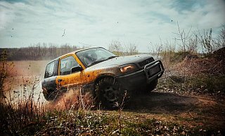 Auf dem Stoppelfeld bei Lichtenau hatten am Wochenende mehrere Cross-Rennen mit umgebauten Autos stattgefunden. - (Themenbild) Pixabay
