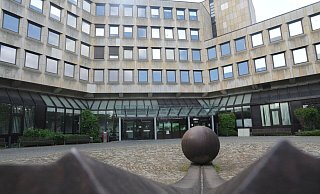 Im Gerichtszentrum am Mindener Königswall sind das Amtsgericht, das Verwaltungsgericht und das Arbeitsgericht untergebracht. - Archivbild: Joern Spreen-Ledebur