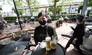 Die Außengastronomie im Bünder Stadtkind war bei dem guten Wetter am Dienstagnachmittag gut frequentiert. - Gerald Dunkel