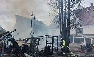 Die Rauchwolke des Feuers in Gütersloh war zwischenzeitlich weithin sichtbar. - Andreas Frücht