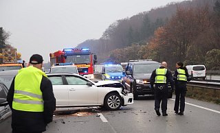 Neun Fahrzeuge waren an dem Unfall beteiligt. - Charlotte Mahncke