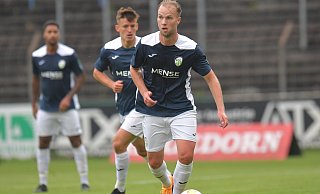Hendrik Lohmar (r.) fordert am Freitagabend mit dem FC Gütersloh seinen Ex-Club SC Wiedenbrück heraus. - Jens Dünhölter