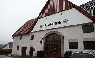 Hinter Richts Deele in Buke soll auf Wunsch der Feuerwehr und der Verwaltung das neue Feuerwehrgerätehaus errichtet werden. - Uwe Müller