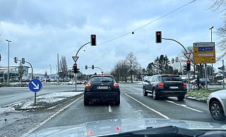 Bei der Eikelmann-Kreuzung - hier von der Verler Straße aus - stehen die "Ausbau-Ampeln" seit Jahren auf Rot. - Peter Unger