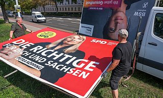Nach der Landtagswahl in Sachsen werden Plakate, hier der SPD, abgebaut. - Jan Woitas/dpa Nach der Landtagswahl in Sachsen werden Plakate, hier der SPD, abgebaut. - Jan Woitas/dpa