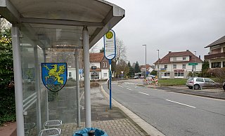 Die Bushaltestelle Wortmann an der Löhner Straße wird ab Montag barrierefrei umgebaut. Der Verkehr wird über eine Baustellenampel geregelt. - Björn Kenter
