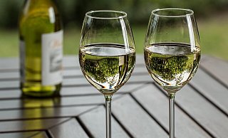 An drei Tagen soll das Bünder Weinfest die Besucherinnen und Besucher in den Steinmeisterpark locken. - Symbolbild: Pixybay