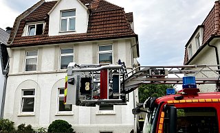 Die Feuerwehr Bielefeld eilte am Donnerstagnachmittag, 1. August, zu einem Küchenbrand an der Fröbelstraße. - Jens Reichenbach