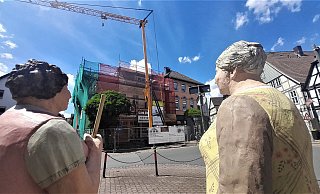 An der Stadtvilla Westerbachstraße 21 gehen die Arbeiten seit vergangenen Montag bereits weiter. - Simone Flörke