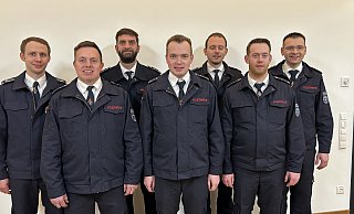 Marius Ulrich (v. l.),Christian Frewer, Matthias Mikus, Andreas Frewer, Dominik Riese, Benedikt Knipping und Sebastian Ewen. - FFW Beverungen