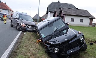Der Schaden an beiden Fahrzeugen wird auf etwa 15.000 Euro geschätzt. - Polizei Kreis Herford