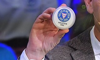 Am Samstag bekommt es der FC Gütersloh in der ersten Runde des DFB-Pokals mit Zweitligist Holstein Kiel zu tun. - Jens Dünhölter
