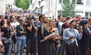 Spannung beim Public Viewing 2018 auf dem Franz-Stock-Platz. Darauf werden Fußballfans in Paderborn während der kommenden EM verzichten müssen. - Svenja Ludwig