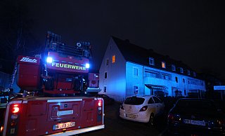 Ein psychisch kranker Mann hat in Bünde ein Feuer in einem Mehrfamilienhaus gelegt. Zudem hat er einen Nachbarn mit einem Marmeladenglas attackiert. - www.gerald-dunkel.de