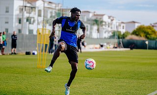 Kelvin Ofori, hier beim Trainingslager in Spanien, wird den SC Paderborn wohl in Kürze verlassen. - Besim Mazhiqi