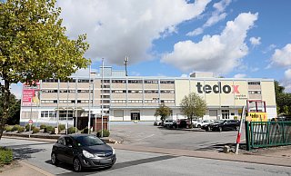 Das Grundstück des Discounters Tedox an der Gaußstraße soll neues Schulgelände der Geschwister-Scholl-Realschule werden. - Frank-Michael Kiel-Steinkamp