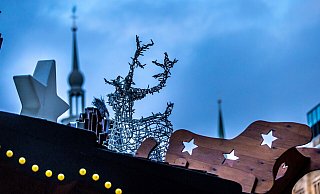 Ungefähr die Hälfte der Einzelhändlerinnen und -händler spricht von einem "durchwachsenen Weihnachtsgeschäft". - picture alliance/dpa | Dieter Menne