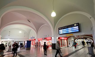 Ein 56-Jähriger randalierte in der Eingangshalle des Herforder Bahnhofs. - Frank-Michael Kiel-Steinkamp