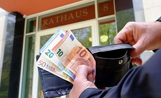 Die guten Zeiten sind vorbei: Im nächsten Jahr wird Bad Oeynhausen voraussichtlich 8,2 Millionen Euro mehr ausgeben als einnehmen. Die Schulden der Stadt werden auf 112 Millionen Euro anwachsen. - Thorsten Gödecker
