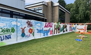 Etwa 60 Betreuungsplätze wurden durch die Kita "Holzwürmchen - hier nach einer Graffiti-Aktion - in Zusammenarbeit mit dem Lübbecker Unternehmen IMA Schelling Group geschaffen. - kita-concept