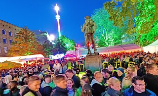 Partystimmung rund um den Namenspatron: Beim Leinewebermarkt ist öffentliches Kiffen trotz einer Liberaliserung des Gesetzes nicht erlaubt. - Barbara Franke