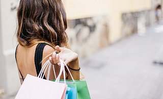 Neben dem Weihnachtsmarkt und diversen Shows stehen bis zum Jahresende noch drei Shopping-Events auf dem Programm. - Symbolbild: Pixabay
