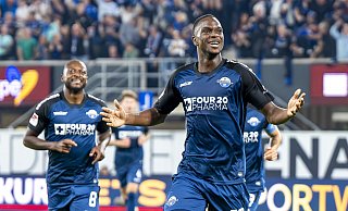 Ilyas Ansah jubelt nach dem 2:1 für den SC Paderborn. - dpa/David Inderlied