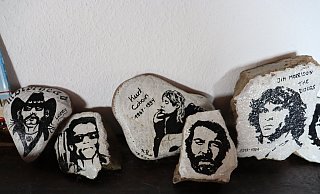 Auch Gäste in ihrer Sammlung der Legenden: Lemmy von Motörhead, der Terminator, Kurt Cobain, Bud Spencer und Jim Morrison. - Jenny Westhues