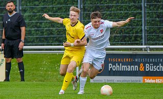 Überkreisliche Teams rangeln auch in der Saison 2024/25 wieder um mögliche Aufstiegsplätze. Wie hier Theesens Mattis Beckmann (r.) mit seinem Gegenspieler. - Andreas Zobe
