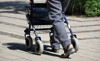 Die gehbehinderte Frau konnte dem Täter im Haus nicht folgen. - Symbolbild: Pixabay