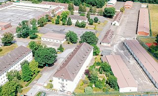 Drei Gebäude der ehemaligen Dempsey-Kaserne werden seit dem Frühjahr 2022 als Notunterkunft für Geflüchtete des Landes NRW genutzt. - (Archivbild) Besim Mazhiqi