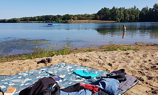 Am 16. September war es im Mühlenkreis so warm, dass ein Ausflug an den Badesee möglich war, hier in Ovenstädt bei Peterhagen. - Heike von Schulz