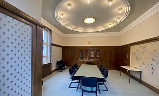 Das historische Besprechungszimmer war der wichtigste Raum im Verwaltungsgebäude. Hier wurden Gäste empfangen und wichtige Verhandlungen geführt. - Frank Jasper